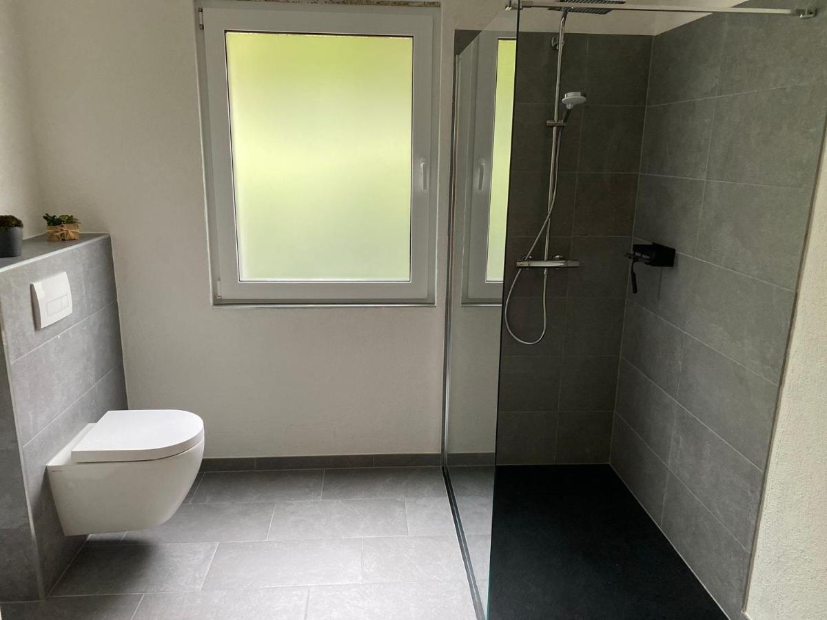 Ringtoys Rooms Mit Einem Gemeinschaftsbad One Bathroom To Share With Four Rooms Welcherath Екстериор снимка