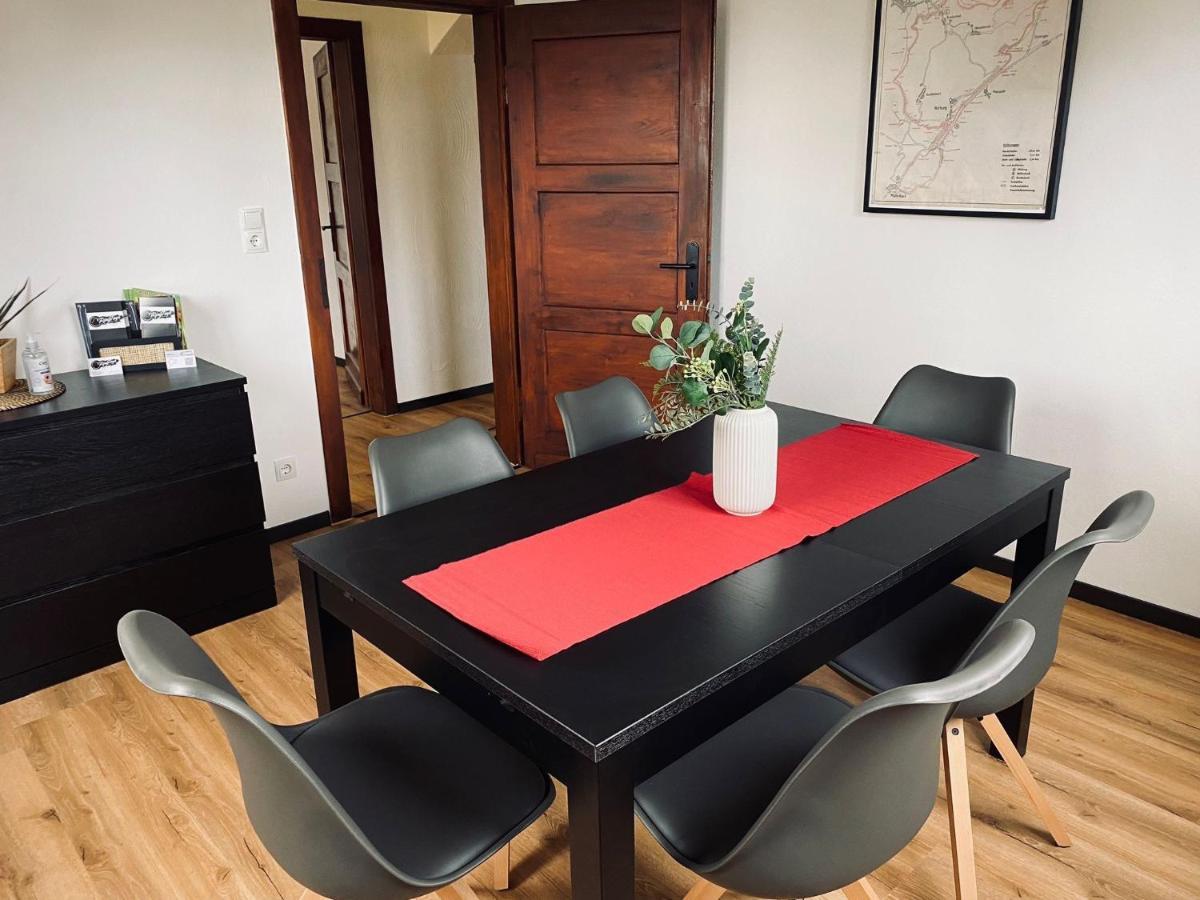 Ringtoys Rooms Mit Einem Gemeinschaftsbad One Bathroom To Share With Four Rooms Welcherath Екстериор снимка