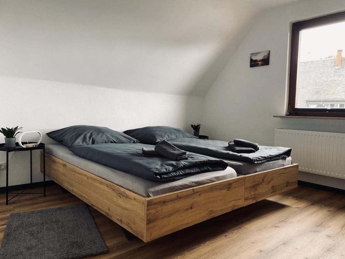 Ringtoys Rooms Mit Einem Gemeinschaftsbad One Bathroom To Share With Four Rooms Welcherath Екстериор снимка